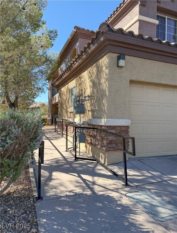 Building Photo - 6868 Sky Pointe Dr
