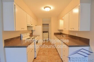Building Photo - 6050 SW 130th Ave