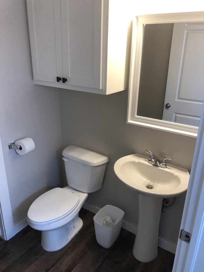 Foto del edificio - 1225 E Main St