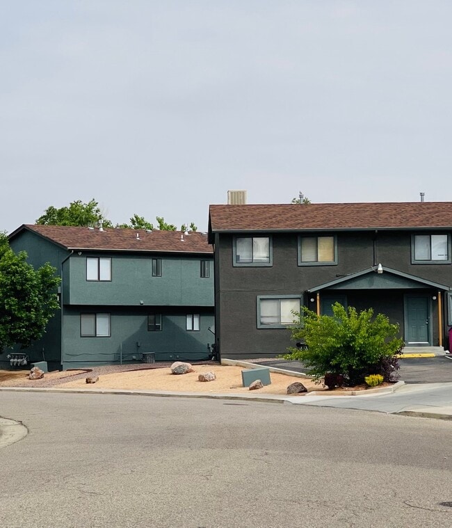 Building Photo - North Ridge Heights