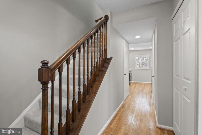 Building Photo - 941 Sherwood Ct