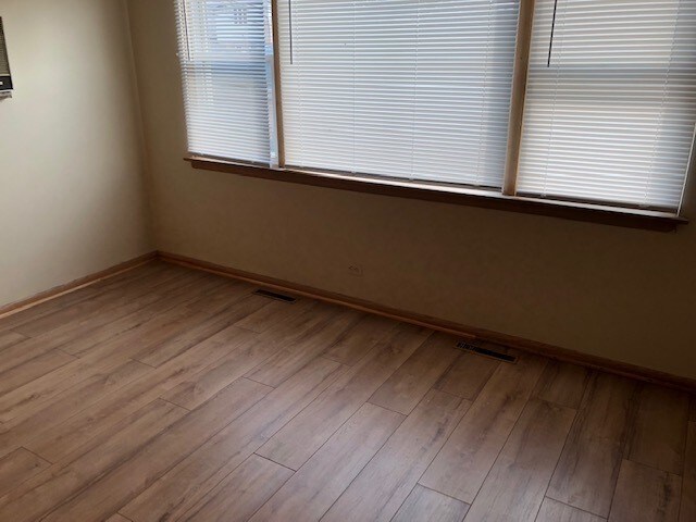Foto del edificio - 2840 73rd Ave