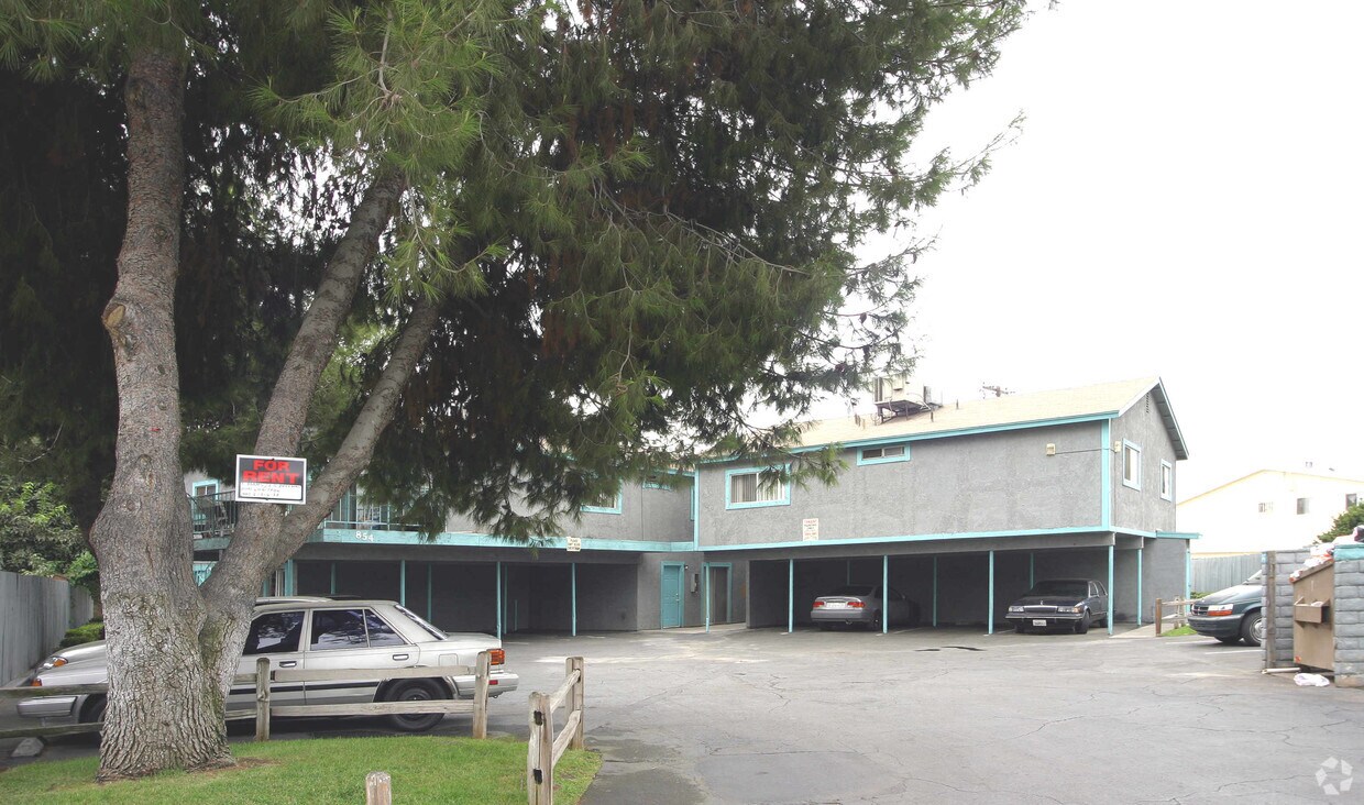Building Photo - 854 E Deodar St