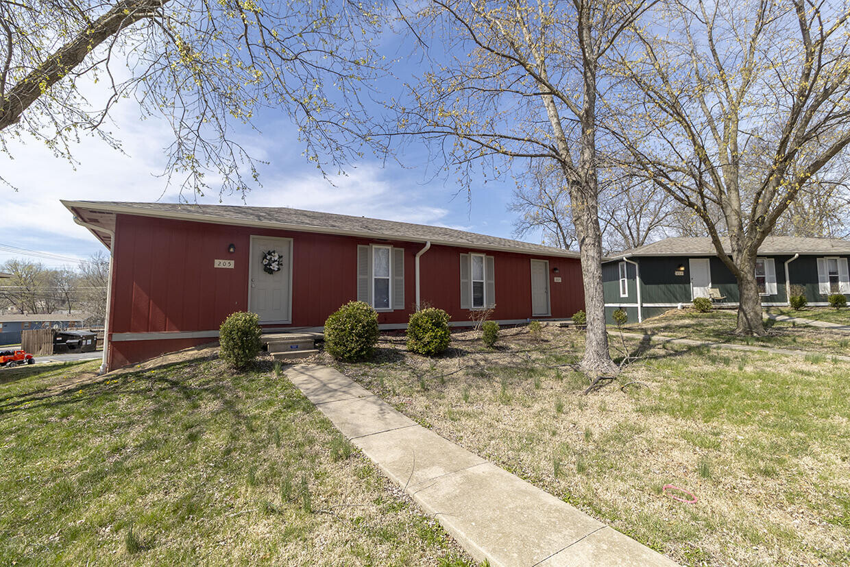 Primary Photo - 205 Wheaton Ct