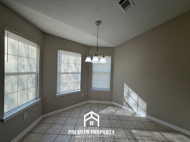 Foto del edificio - 45 Pine Ridge Cove