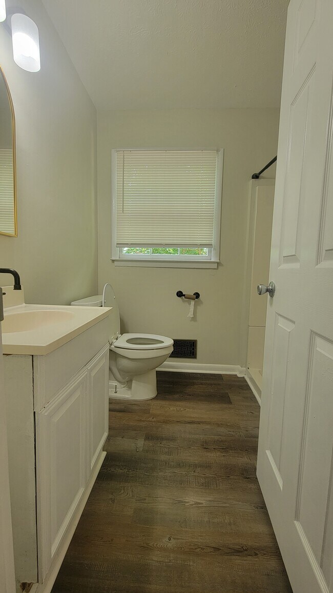 Baño principal - 2475 Dawn Dr
