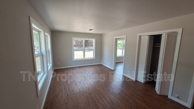 Foto del edificio - 1618 Willow Dr