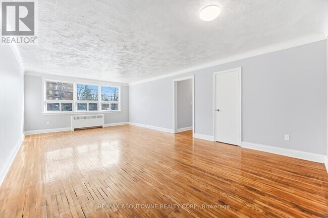 Building Photo - 1031 Churchill Ave