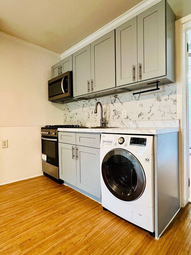 Newly renovated kitchen - 179 Oakland Ave