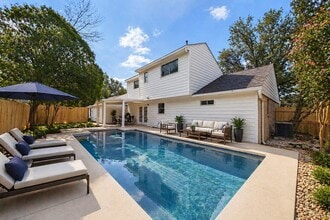 Building Photo - 20206 Lake Sherwood Dr