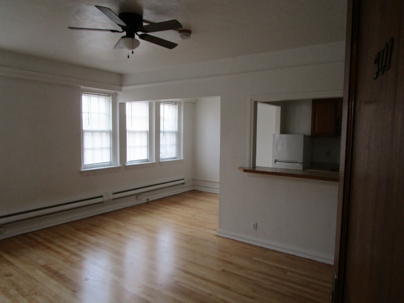 Primary Photo - 608 Central Ave
