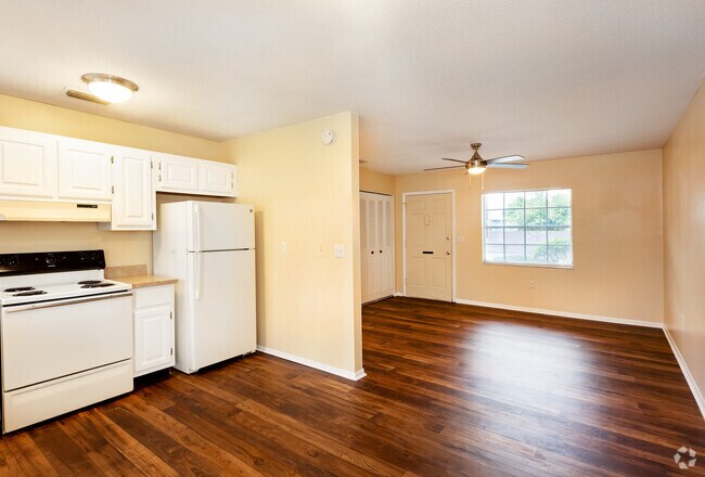 2 habitaciones/1 baño - 906 pies cuadrados - Comedor - Georgetown Square Apartments