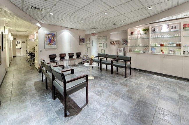 1st Floor Office/Medical Condo 1610 SF - 420 W 23rd St