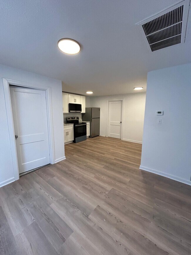 Photo - 2916 Portland Ave Apartment