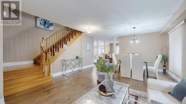 Photo du bâtiment - 30 Hopecrest Pl