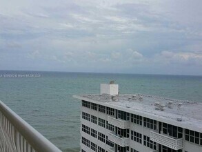 Building Photo - 4020 Galt Ocean Dr