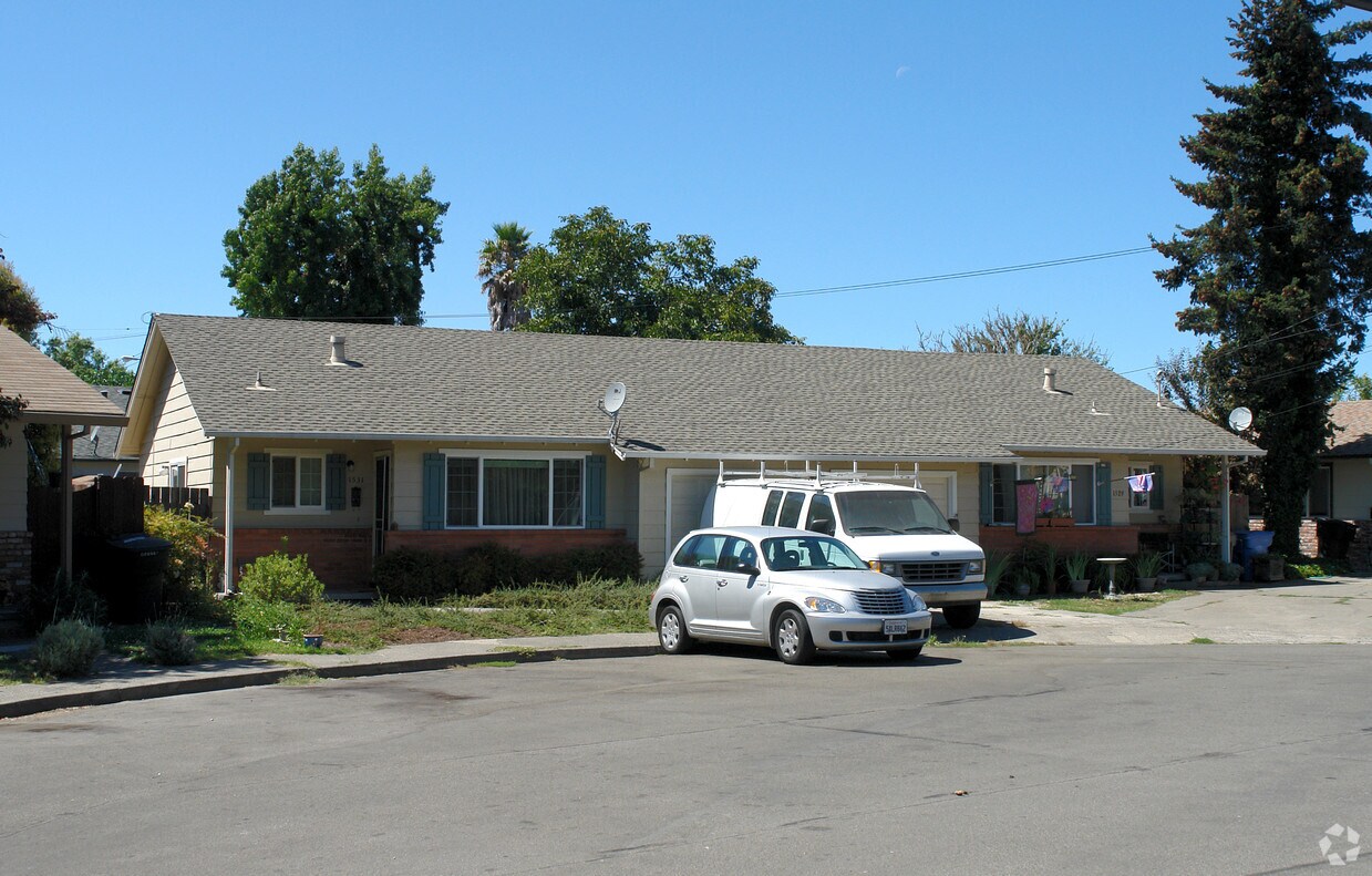 Building Photo - 1529 Shepard Ct