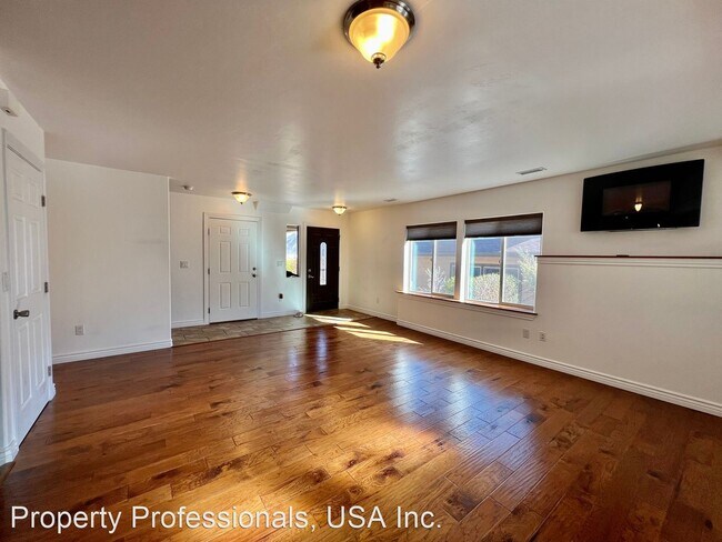 Foto del edificio - 3 br, 2.5 bath House - 180 Castle Ridge Drive