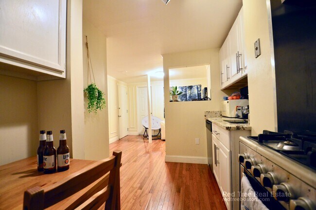 Foto del edificio - 238 Everett St