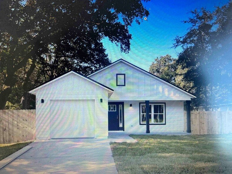 Primary Photo - 231 Monterey Ave