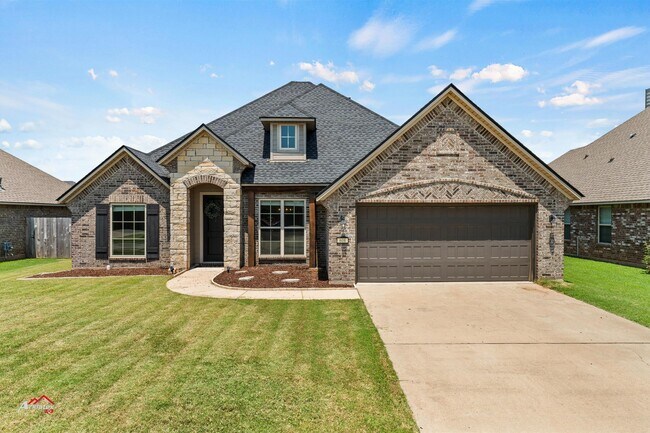 Building Photo - 608 Labarre Ln