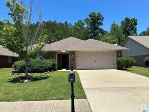 Building Photo - 480 River Crest Dr N