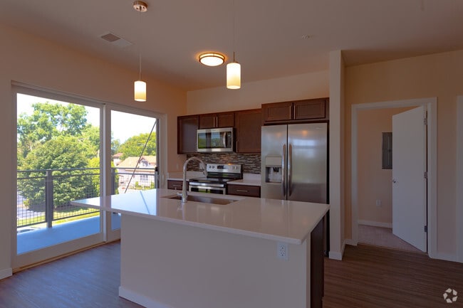 2BR, 2BA - 2B - Luxe Sheboygan Luxury Apartments