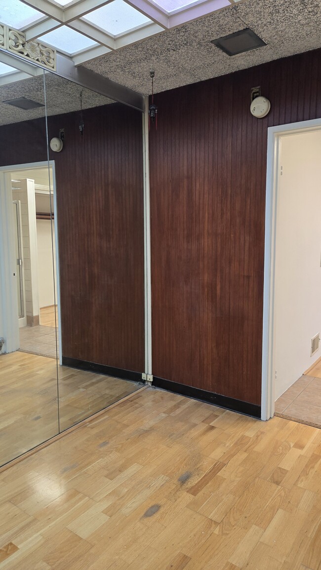 Foto del edificio - 8404 Pershing Dr