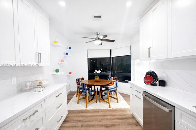 Foto del edificio - 2676 NE 135th St