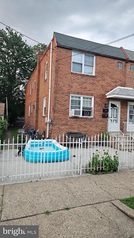Foto del edificio - 1329 Shelmire Ave