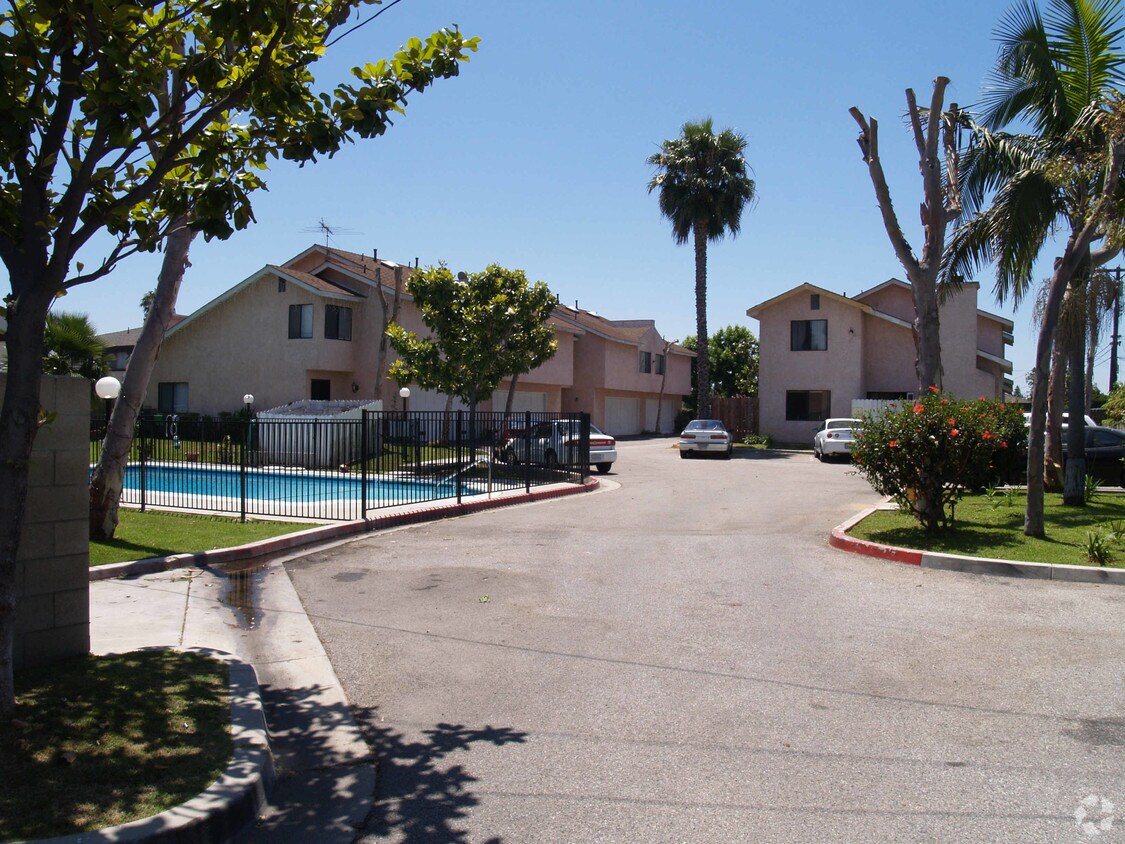 Primary Photo - 13462 Garden Grove Blvd