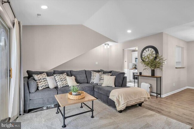 Foto del edificio - 612 Covington Ct