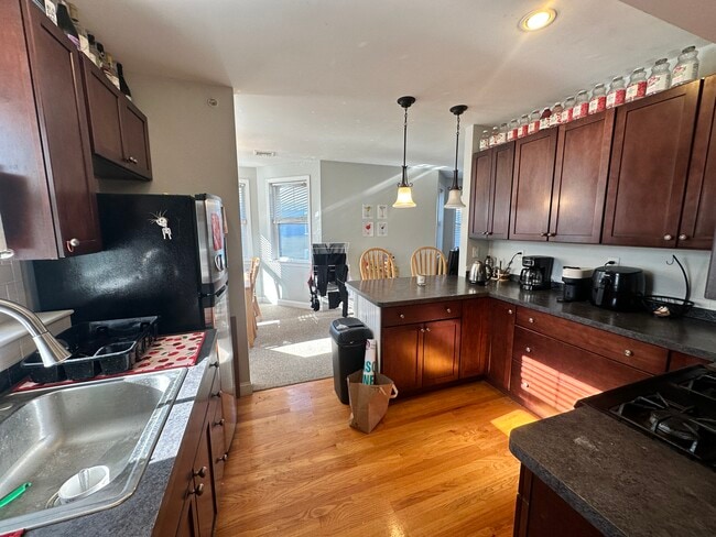 Foto del edificio - 99 Hillside St