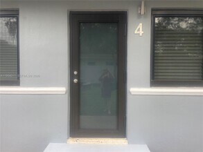 Building Photo - 790 NE 122nd St