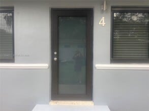 Building Photo - 790 NE 122nd St