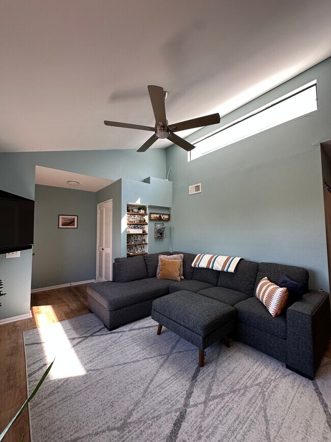 Foto del edificio - 4385 Georgia St