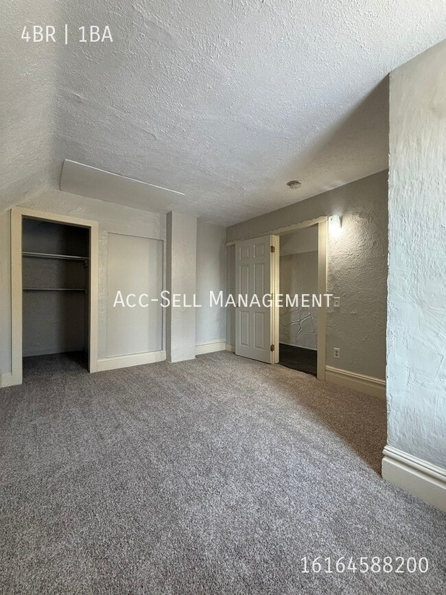 Building Photo - 106 Haifley Pl SE