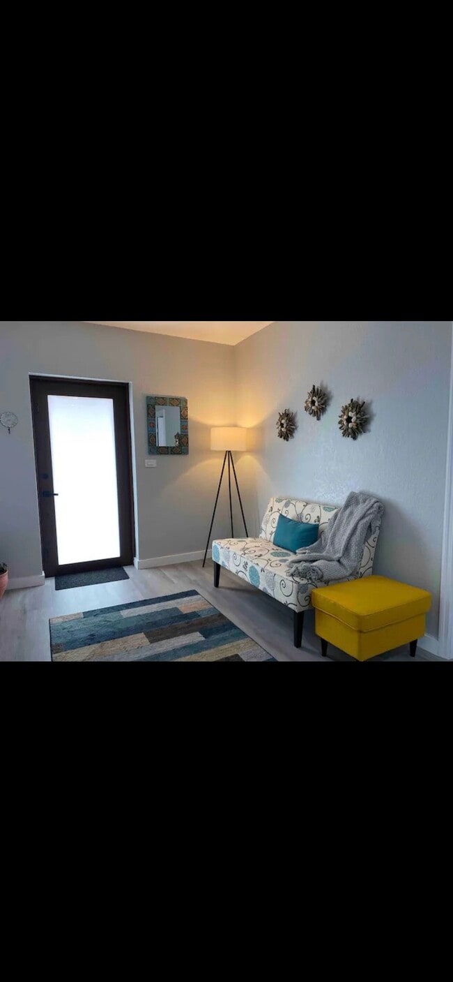 Building Photo - 2820 SW 1st St