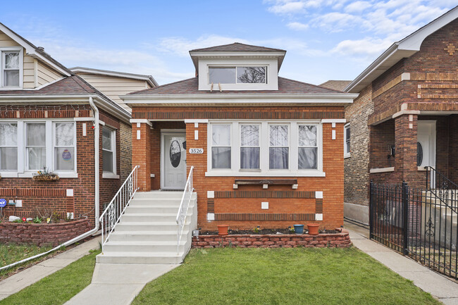 Building Photo - 3526 W 60th St