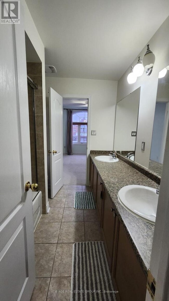 Photo du bâtiment - 80 Tatra Crescent