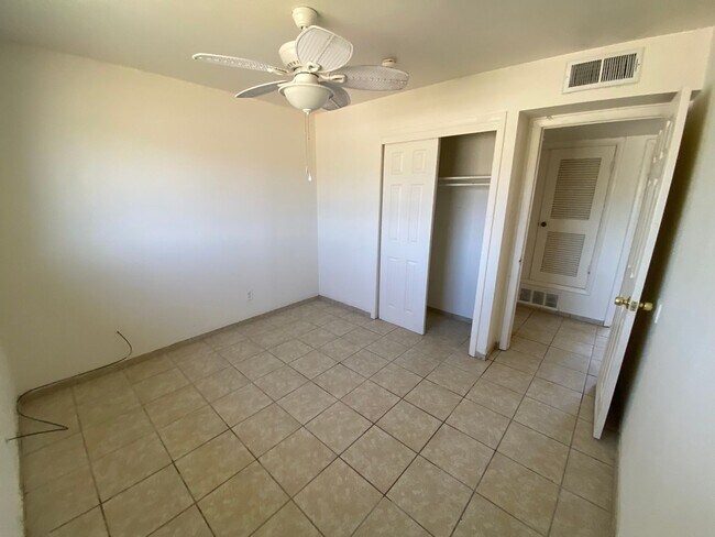 Foto del edificio - 3 Bed 2 Bath Home Available Today