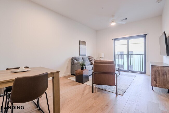 Foto del edificio - 2623 Keene St