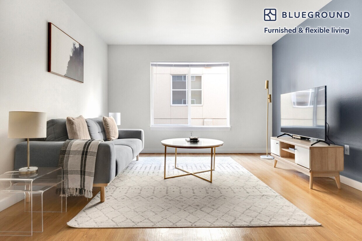 Foto principal - 938 110th Ave NE