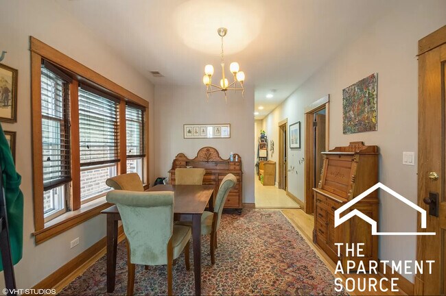 Foto del edificio - 2509 W Diversey Ave