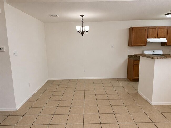 Foto del edificio - 8205 West Gate Blvd