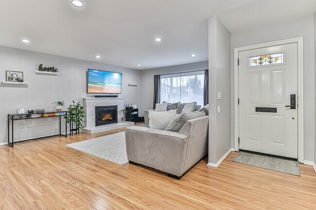 Building Photo - 8161 Forelle Dr