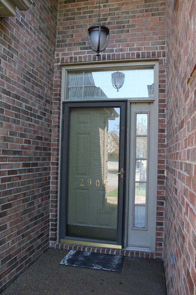 Foto del edificio - 2905 N Stockwell Rd