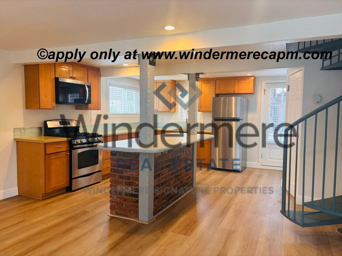 Charming, Bright & Clean 2-Story Home with Dual Balconies on 37th St! - Charming, Bright & Clean 2-Story Home with...