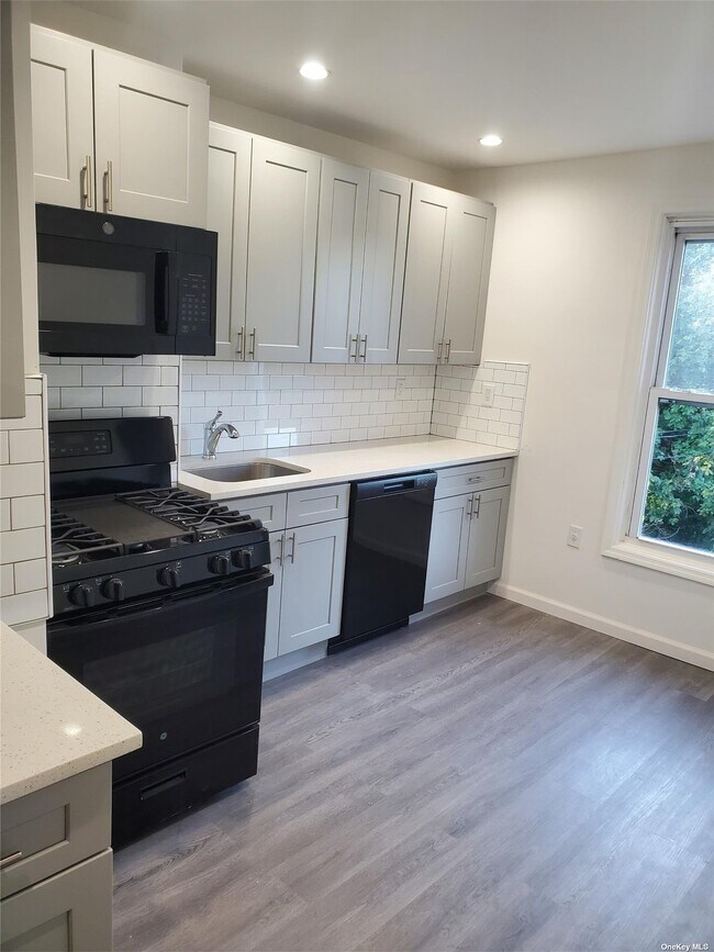 Foto del edificio - 6270 Fresh Pond Rd