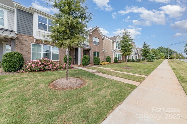 Foto del edificio - 4990 David Cox Rd
